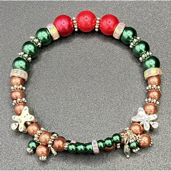 Red & Green Faux Pearl with Gingerbread Men Memory Wire Bracelet by Neanie-Bot - Picture 2 of 2